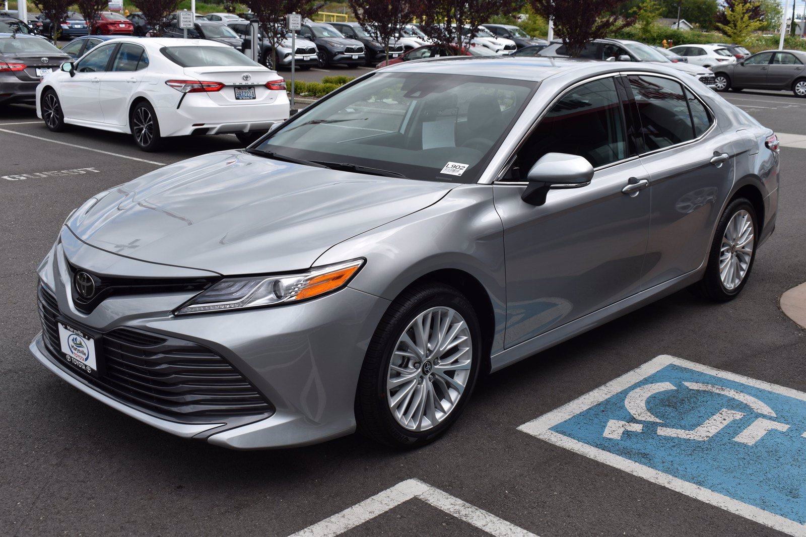 New 2020 Toyota Camry XLE AWD 4dr Car