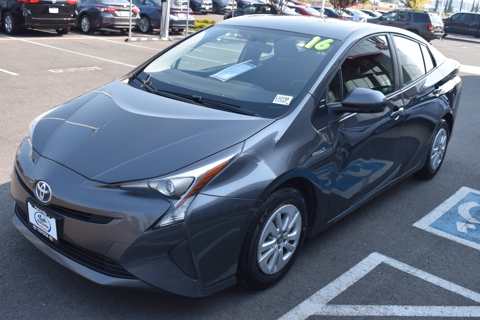 Pre-Owned 2016 Toyota Prius Two FWD Hatchback